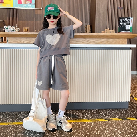 Bộ đồ thể thao bé gái dáng rộng áo thun tay ngắn và quần short phong cách giản dị
