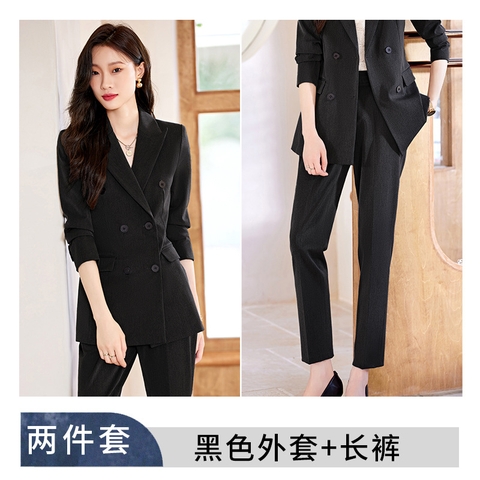 Bộ đồ vest cao cấp với thiết kế hai hàng khuy sang trọng, phong cách công sở dành cho nữ