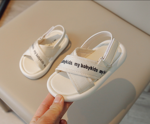 Giày sandal phong cách Hàn Quốc dành cho học sinh