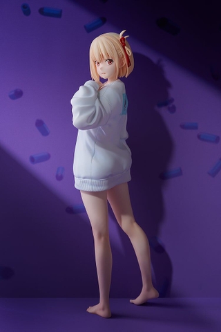 MÔ HÌNH Lycoris Recoil Chisato Nishikigi: Oversized Sweatshirt Ver. 1/7 Complete Figure(Phat Company) FIGURE CHÍNH HÃNG