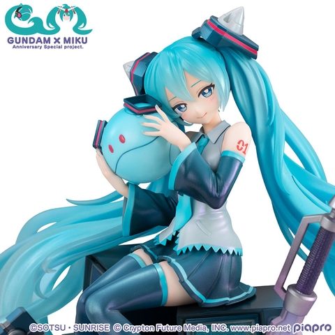 [PRE ORDER] MÔ HÌNH Kidou Senshi Gundam 00 - Piapro Characters - Haro - Hatsune Miku - Gundam x Miku Anniversary Special Project - Lucrea - 1/7 (MegaHouse) FIGURE CHÍNH HÃNG
