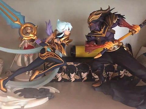 MÔ HÌNH Riven (Dawnbringer) - League of Legends - Official Statue Model (Riot Games) FIGURE CHÍNH HÃNG