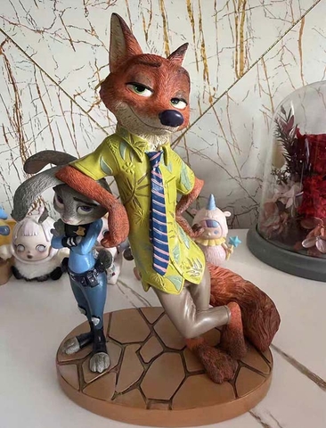 MÔ HÌNH Nick & Judy - Zootopia - Disney Showcase - From Rivals to Partners (Enesco) FIGURE CHÍNH HÃNG