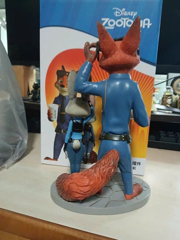 MÔ HÌNH Nick & Judy - Zootopia - Disney Showcase  - Street Patrol Edition (Enesco) FIGURE CHÍNH HÃNG