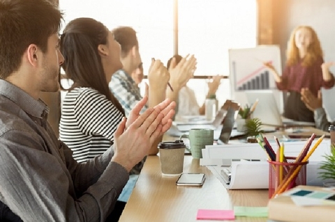 Các yếu tố ảnh hưởng đến sự hài lòng của nhân viên trong công việc