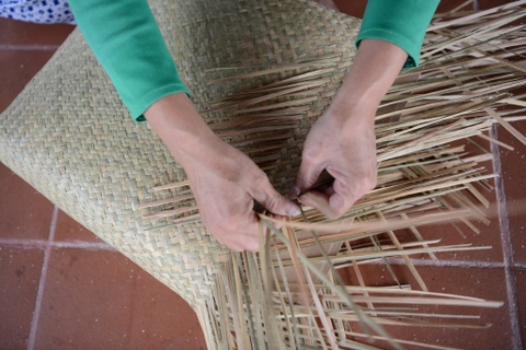 ĐAN GIỎ CỎ BÀNG CÓ KHÓ KHÔNG?