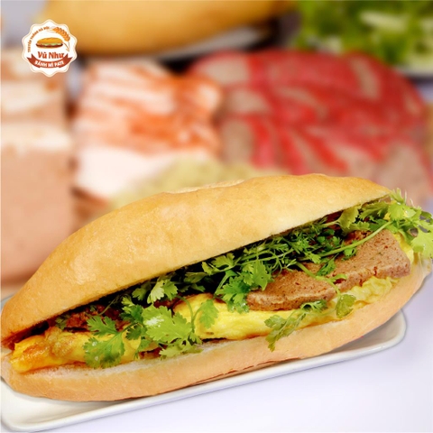 Bánh mì pate trứng truyền thống