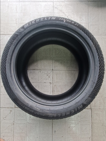 235/50R21 MICHELIN Thái Pilot Sport 4 SUV FRV