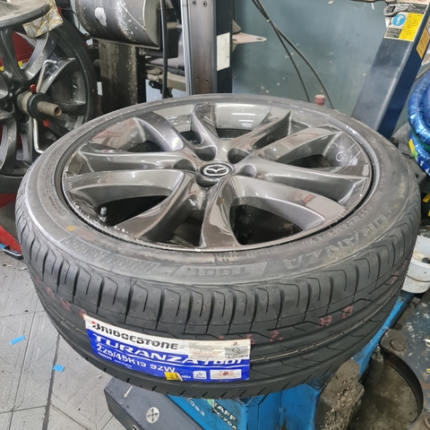 225/45R19 BRIDGESTONE Nhật TURANZA T001