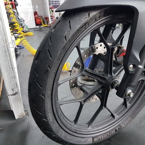 90/80-17 MICHELIN Thái PILOT MOTO GP
