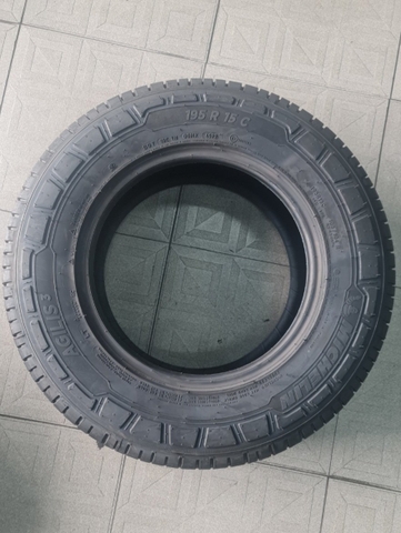 195R15C MICHELIN Thái Agilis 3 RC