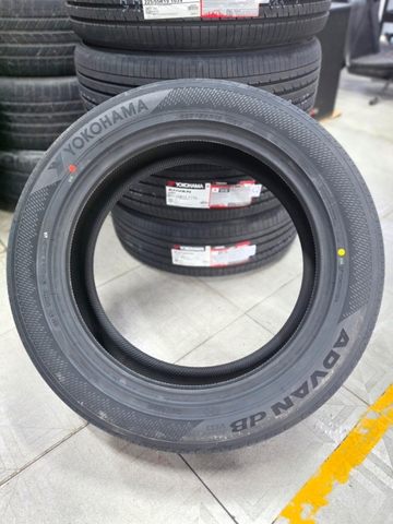 225/55R19 103V Yokohama Nhật ADVAN dB V553