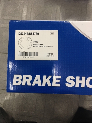 Guốc phanh sau FORD MZDA (Ranger 01-09,Everest 05-15, BT50 98+) - BENDIX