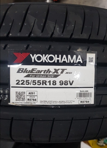 225/55R18 YOKOHAMA Nhật BluEarth-XT AE61