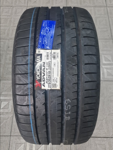 275/35R19 YOKOHAMA Japan ADVAN sport V105