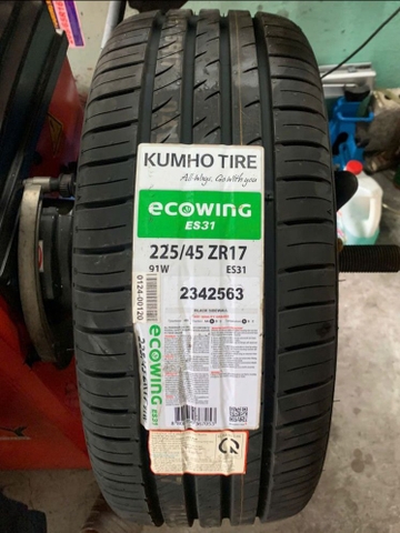 225/45R17 KUMHO Việt Nam ECOWING ES31