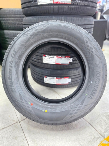 205/65R16 95H Yokohama Nhật BluEarth-GT AE51