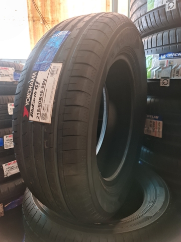 215/60R16 YOKOHAMA Thái BluEarth-GT AE51