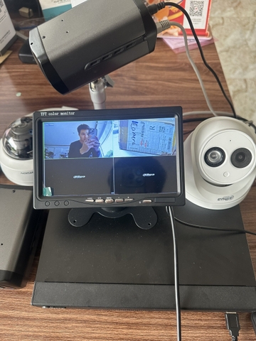 Bộ camera quay mã vận đơn đầy đủ giám sát tại chỗ qua màn hình hoặc giám sát từ xa, tích hợp được nhiều camera từ nhiều vị trí