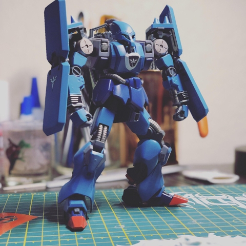 Mô hình Gundam HG Schuzrum Galluss 1/144