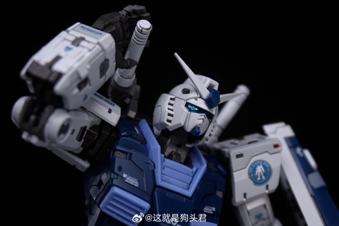 Mô hình lắp ráp Panda Model 1/100 RX-78-2 Gundam Ver.2.0 Base Color ( Tặng kèm Led & Decal nước)