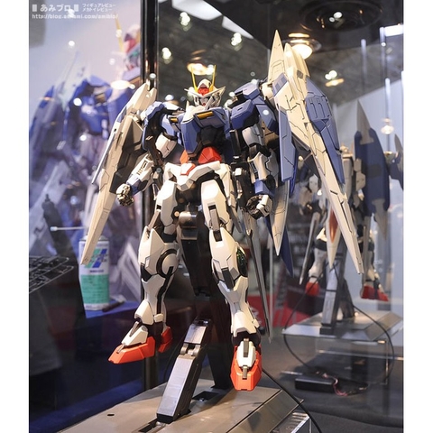 Mô Hình Gundam Bandai PG 00 Raiser 1/60 4573102635457 - GDC