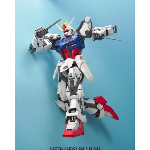 Mô Hình Lắp Ráp PG GAT-X105 Strike Gundam Daban