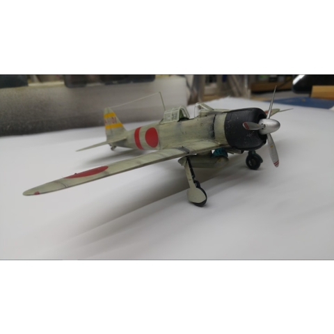 Mô hình lắp ráp Máy bay chiến đấu 1/48 Mitsubishi A6M2 Zero fighter ( ZEKE ) 61016