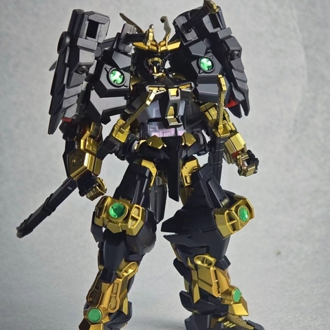 Mô Hình Lắp Ráp WM61846 HG 1/144 Astray Sengoku Heretic Black Gold 4 Kiếm