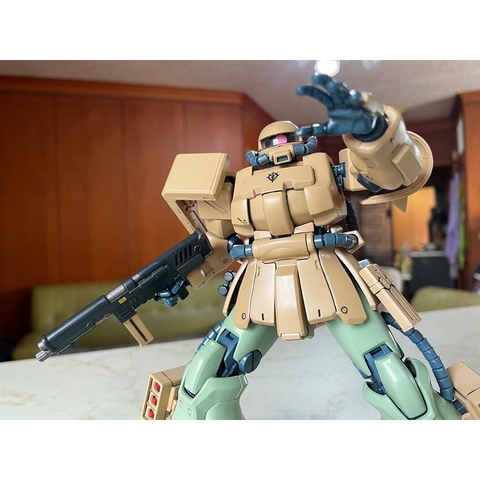 Mô hình lắp ráp MG 1/100 MS-06F-2 ZAKU II (KIMBERLITE BASE TYPE) Bandai - PBandai