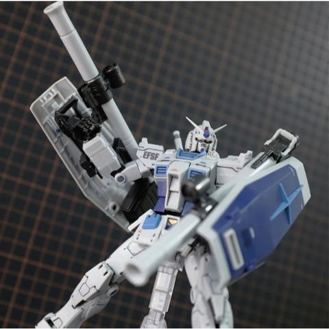 Mô Hình Lắp Ráp RG Rx-78-2 Ver 2.0 Base Color ChangLong