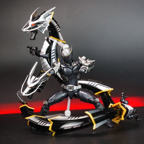 Mô Hình Lắp Ráp Figure Rise Masked Rider Ryuga Kamen Ace Studio 63933 ( Kèm Rồng Black Dragredder )