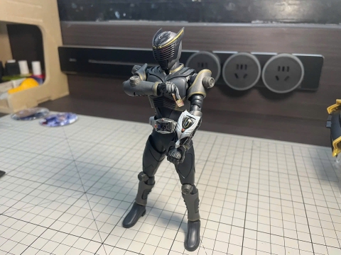 Mô Hình Lắp Ráp Figure Rise Masked Rider Ryuga Kamen Ace Studio 63933 ( Kèm Rồng Black Dragredder )