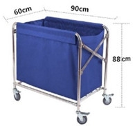 Xe dọn đồ dơ C-42