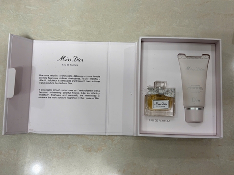Set Nước Hoa Mini & Dưỡng Thể Miss Dior (Nước Hoa 5ml + Lotion 20ml) - Fullbox
