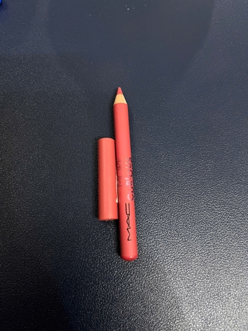 Chì kẻ môi Mac More Curious 0.78g Tách set Nobox