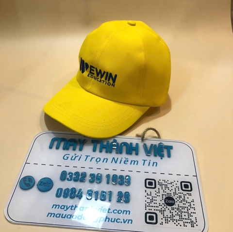 Đặt mũ đồng phục
