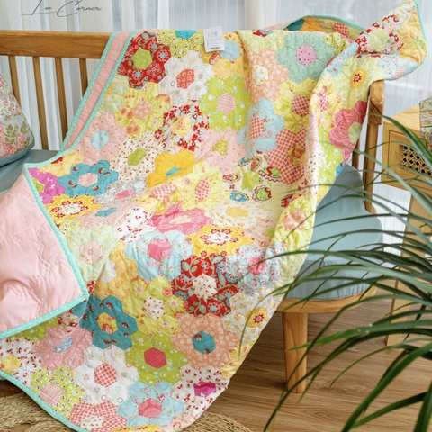 Chăn ghép vải lục giác cạnh 3cm, chần tay, vàng cam, 1.5x1.2m