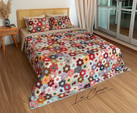 Bộ chăn ghép vải lục giác cạnh 3cm, nâu đỏ, chần tay, size 2x2,2