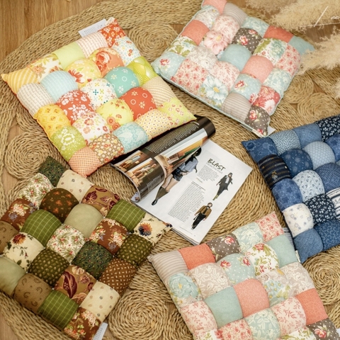 Đệm ngồi, nhiều mầu