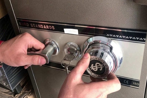 Hướng dẫn cách mở và sử dụng két sắt cho người mới bắt đầu