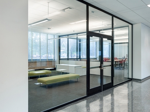 Cấu tạo của cửa nhôm kính gồm những bộ phận nào?