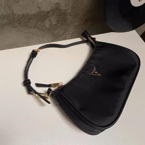 Túi Xách Guess Paris Shoulder Bag Black Màu Đen