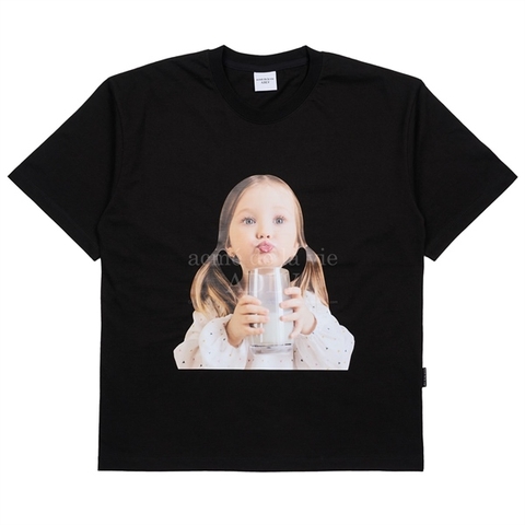 Áo Phông ADLV Baby Face Cầm Bình Sữa Màu Đen