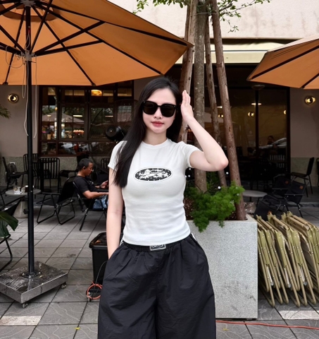 Áo Bad Blood chữ Bad chấm bi ss 2025