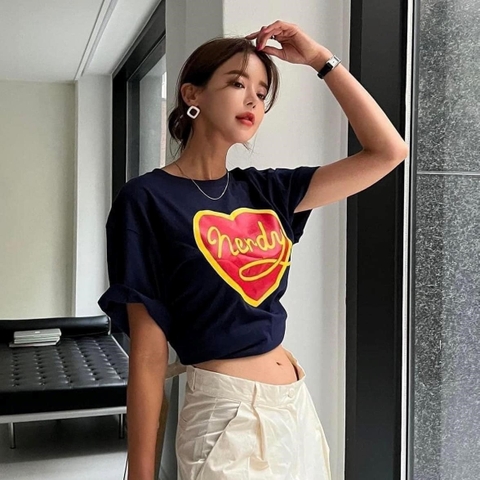 Áo Phông Nerdy Cursive Logo Heart Màu Xanh Navy