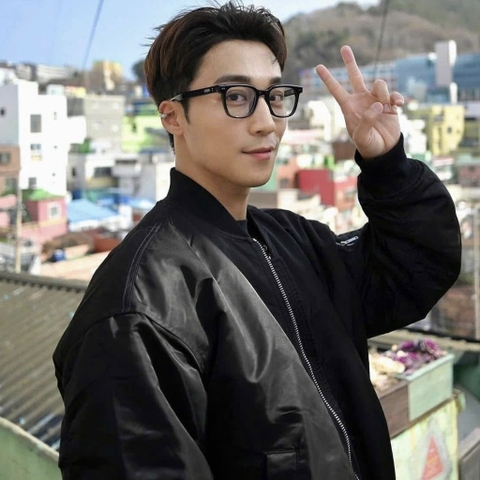 Kính Cận Gentle Monster Evan 01 Màu Đen