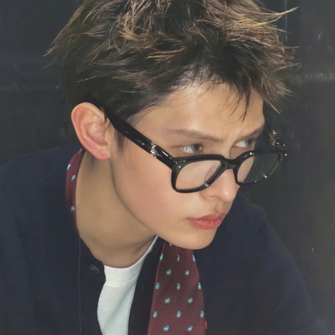 Kính Mát Gentle Monster Bold Alto GC9 Màu Xám