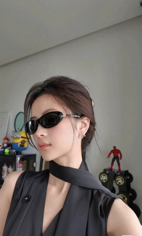 Kính Mát Gentle Monster Bratz Lolang 01 Màu Đen