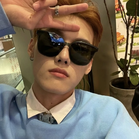 Kính Mát Gentle Monster Jackie Màu Đen